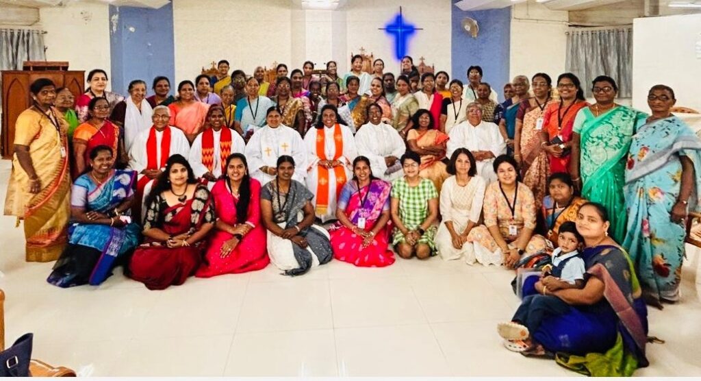 Group picture around the Rt. Rev. Kathiroli Manickam, Bishop of Madras, ECI